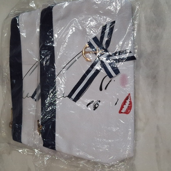 Wristlets - Picture 12 of 12